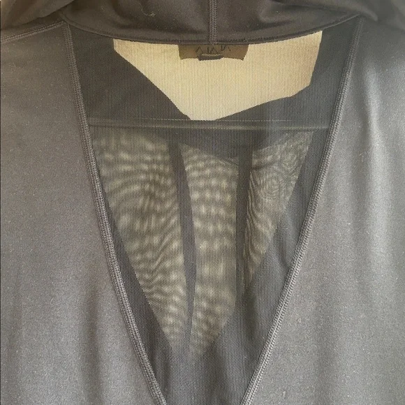 Alala Flyweight black long sleeve mesh hooded top - Picture 8 of 8